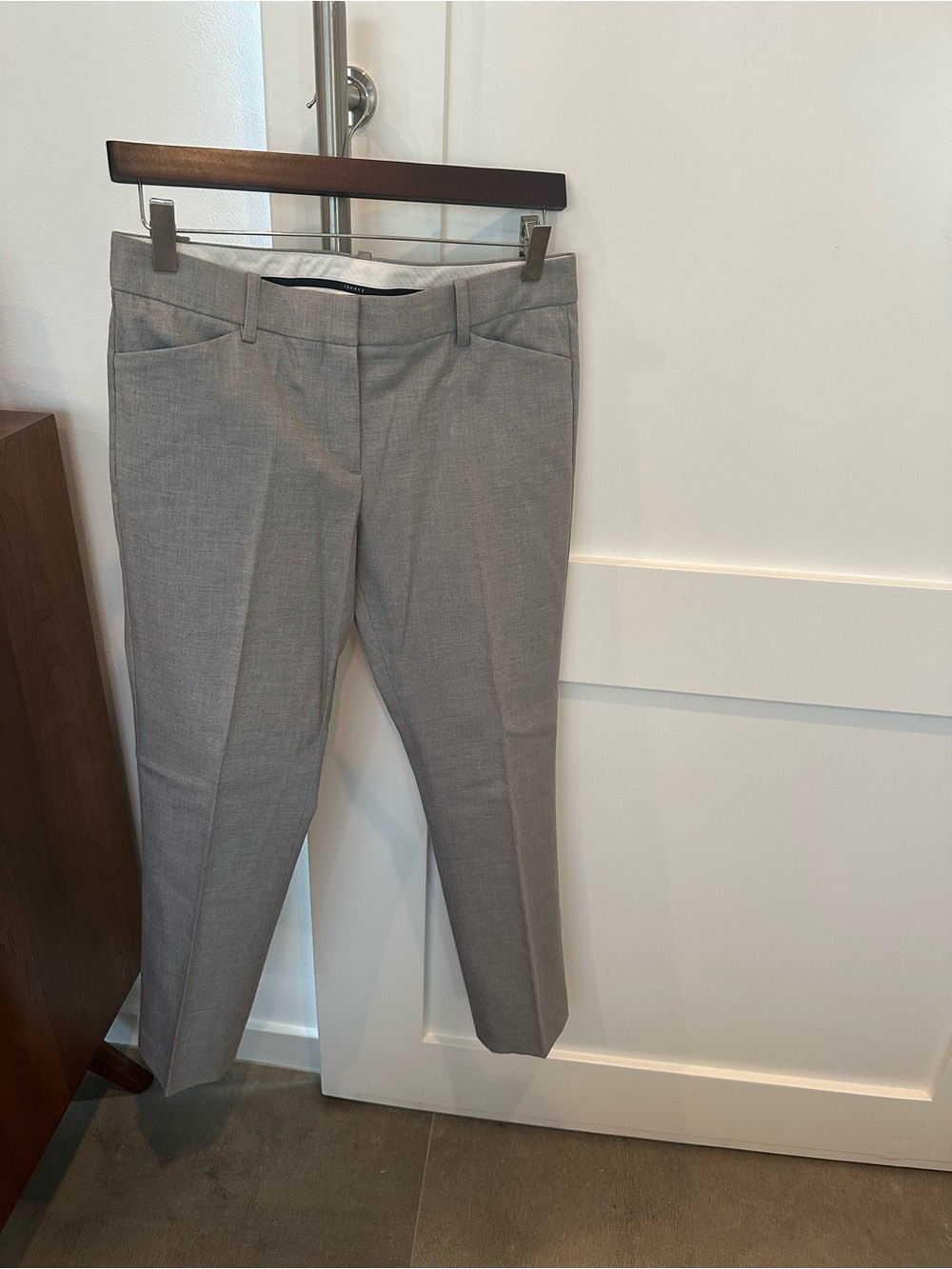Theory Gray Cropped Tailored Dress Pants.